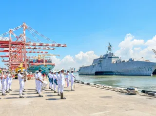 USS Tulsa departs Port of Colombo after replenishment visit