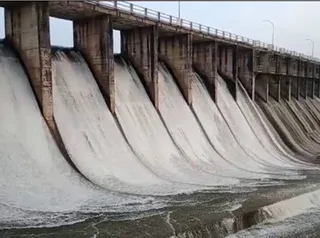 Four Thabbowa Reservoir spill gates opened, releasing 880 cubic feet per second into Mee Oya